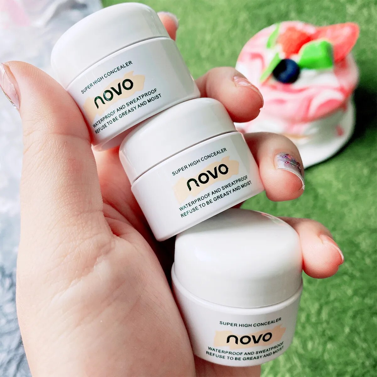 NOVO Brightening Concealer make up Waterproof Sweat Resistant Strongly Covers Spots Facial Acne Marks Dark Circles Face Makeup